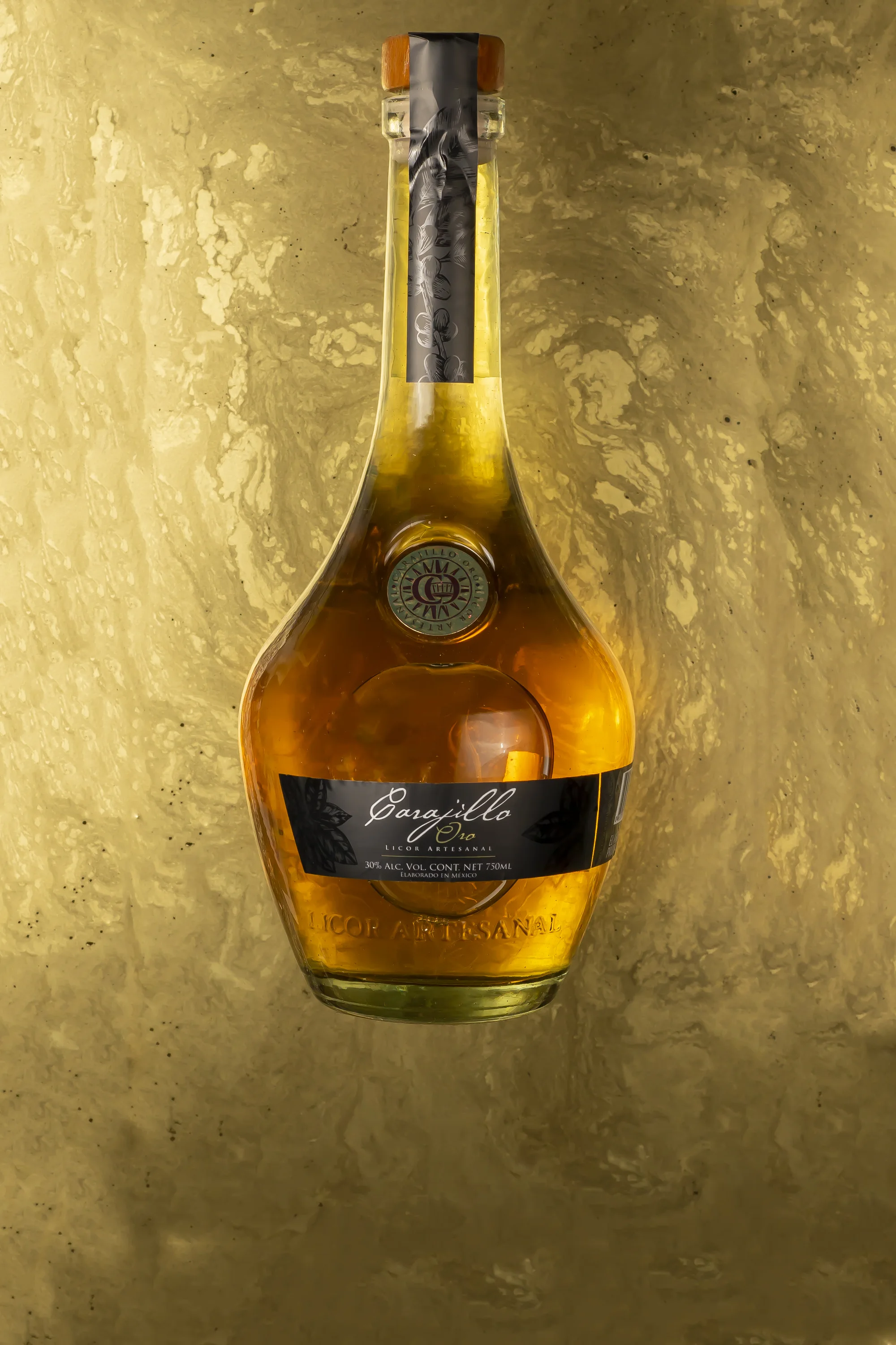 Carajillo Oro: brand identity, packaging, website, campaign, photography by CropWave Creatives, image 12