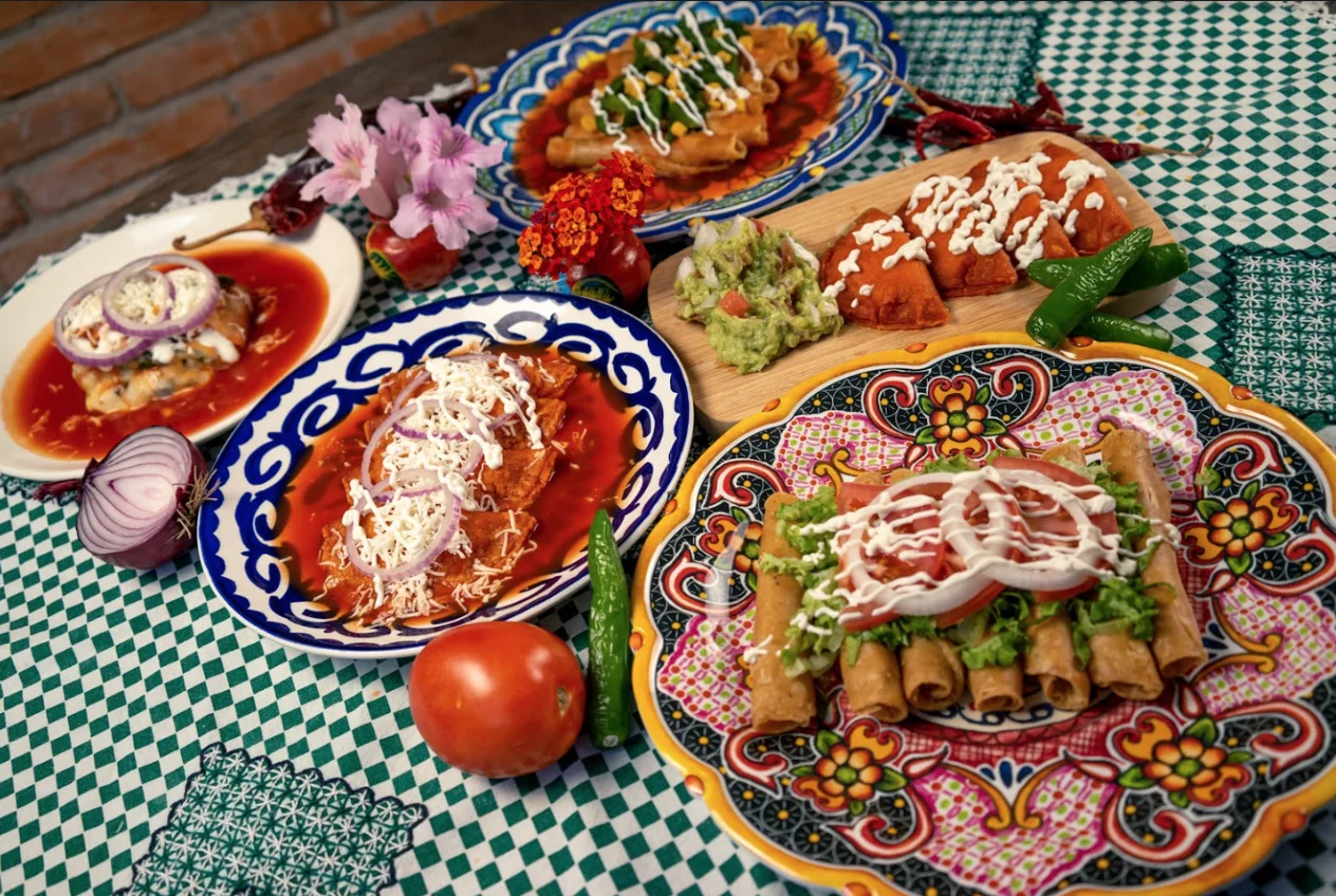 Enchiladas Supremas Potosinas: brand identity by CropWave Creatives, image 7